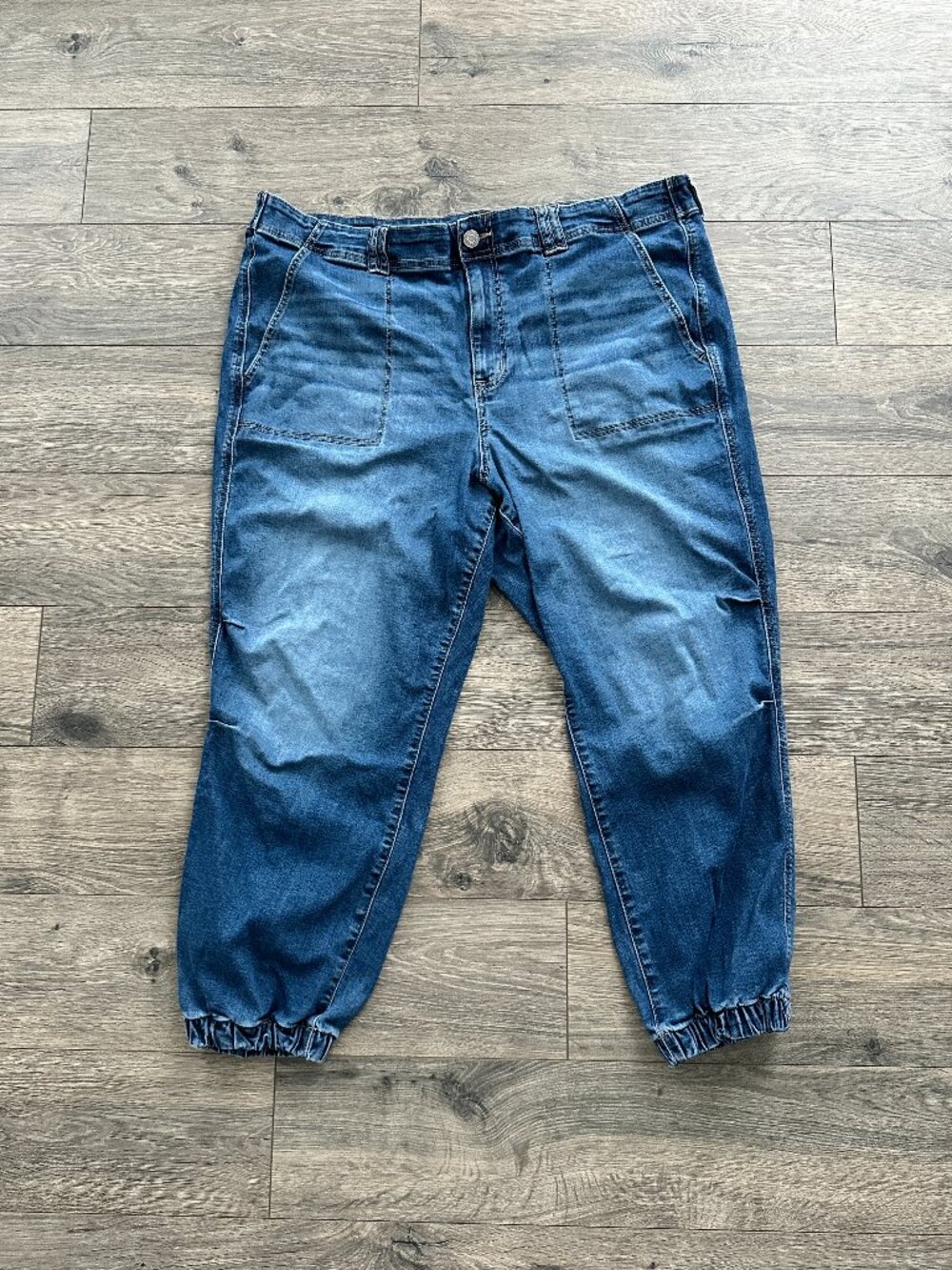 Torrid Denim Joggers Jeans Feel The Fit Size 22R, Cuffed Ankles, Elastic